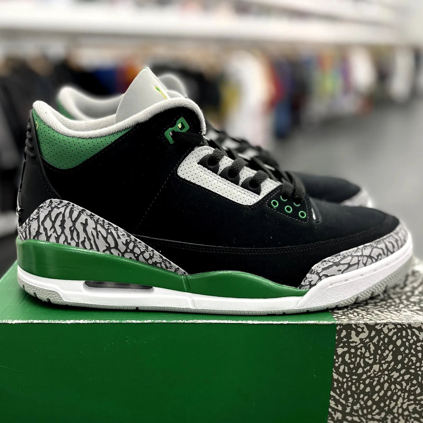Jordan 3 Retro Pine Green - Preowned