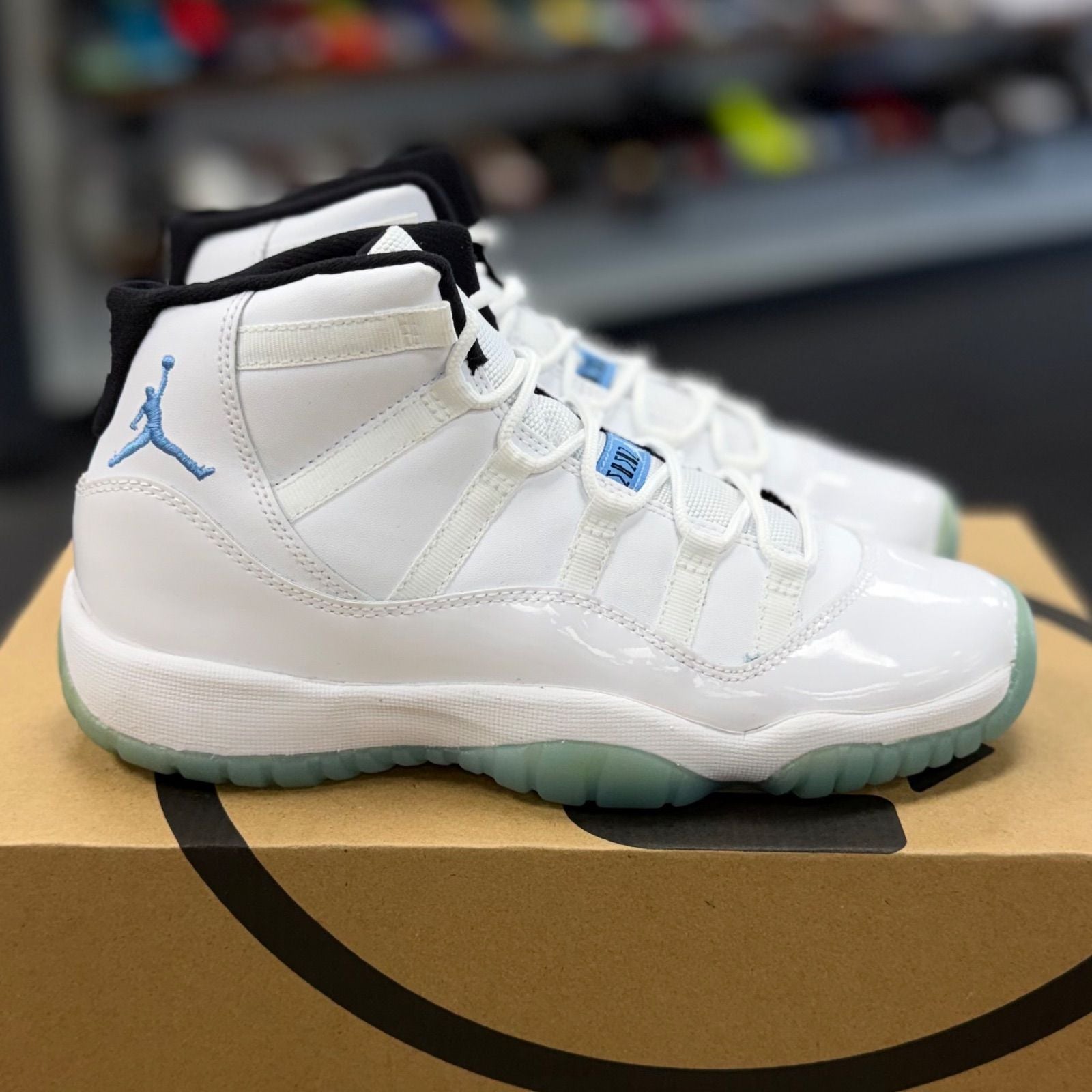 Jordan 11 Retro Legend Blue (2014) (GS) - Preowned
