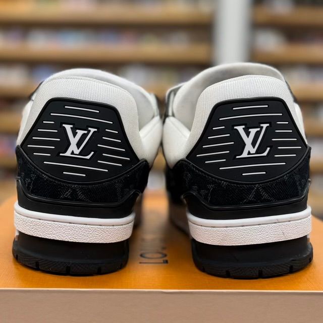 Louis Vuitton LV Trainer White Black - Preowned