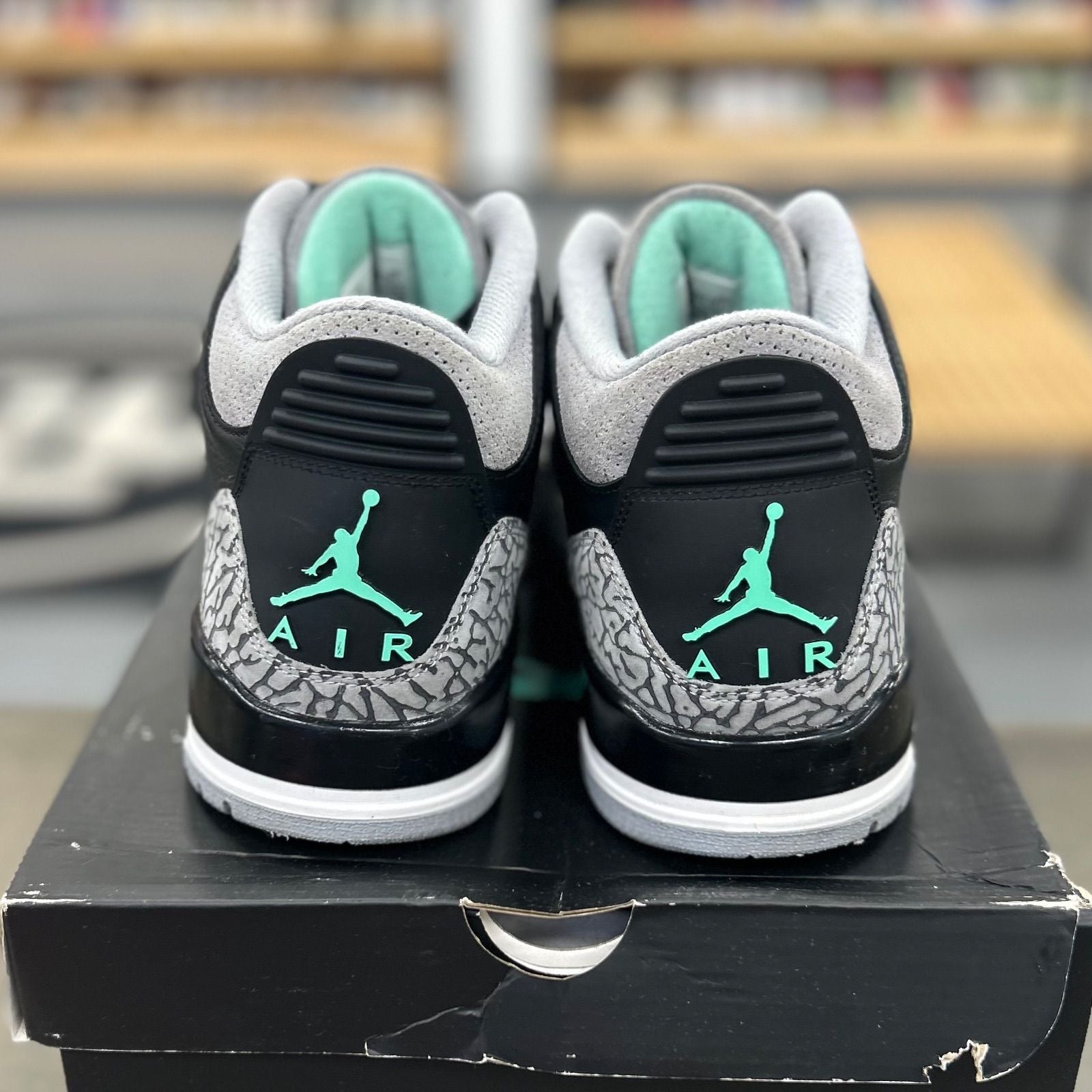 Jordan 3 Retro Green Glow - Preowned