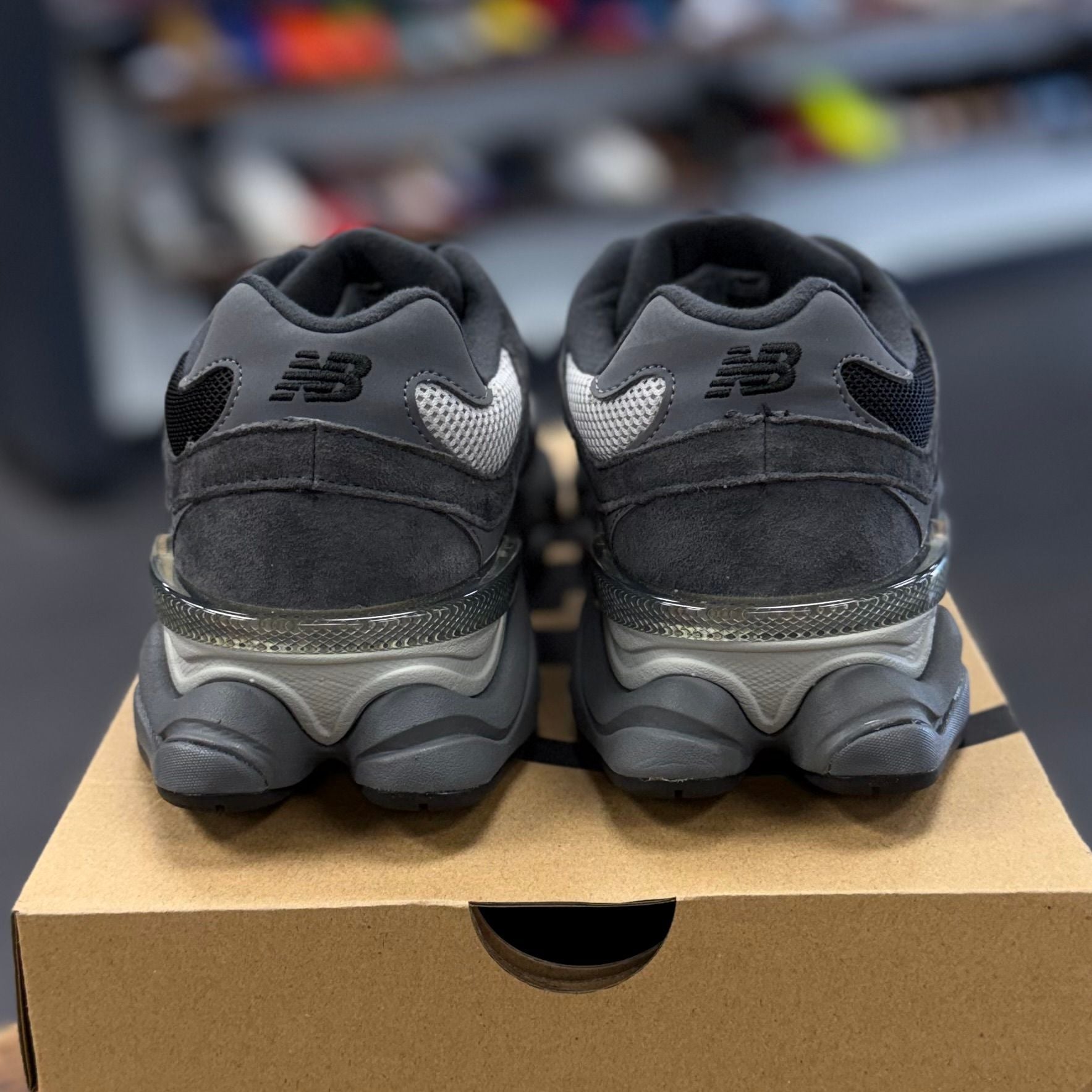 BRAND NEW STEAL - New Balance 9060 Black Castlerock Grey