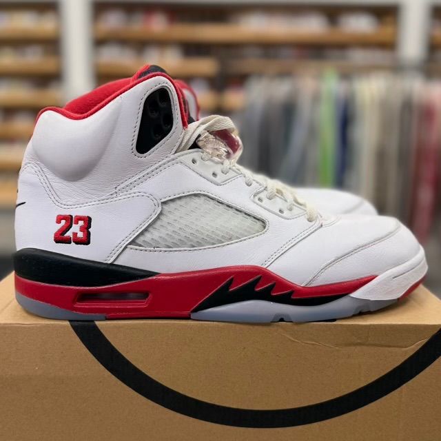 Jordan 5 Retro Fire Red Black Tongue (2025) - Preowned