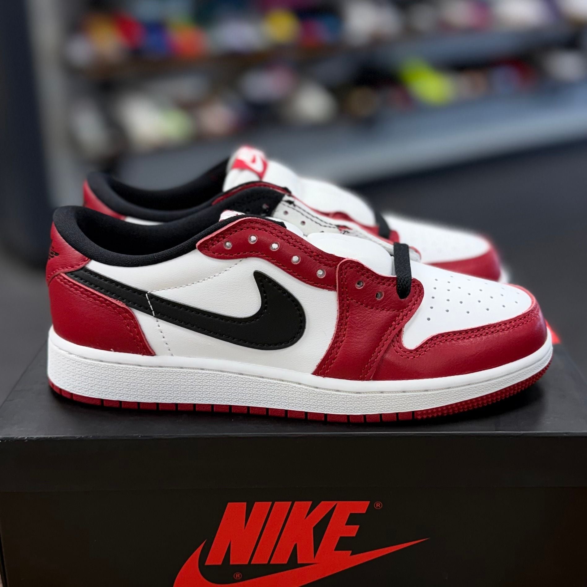 BRAND NEW STEAL - Jordan 1 Retro Low OG Chicago (2025) (GS)