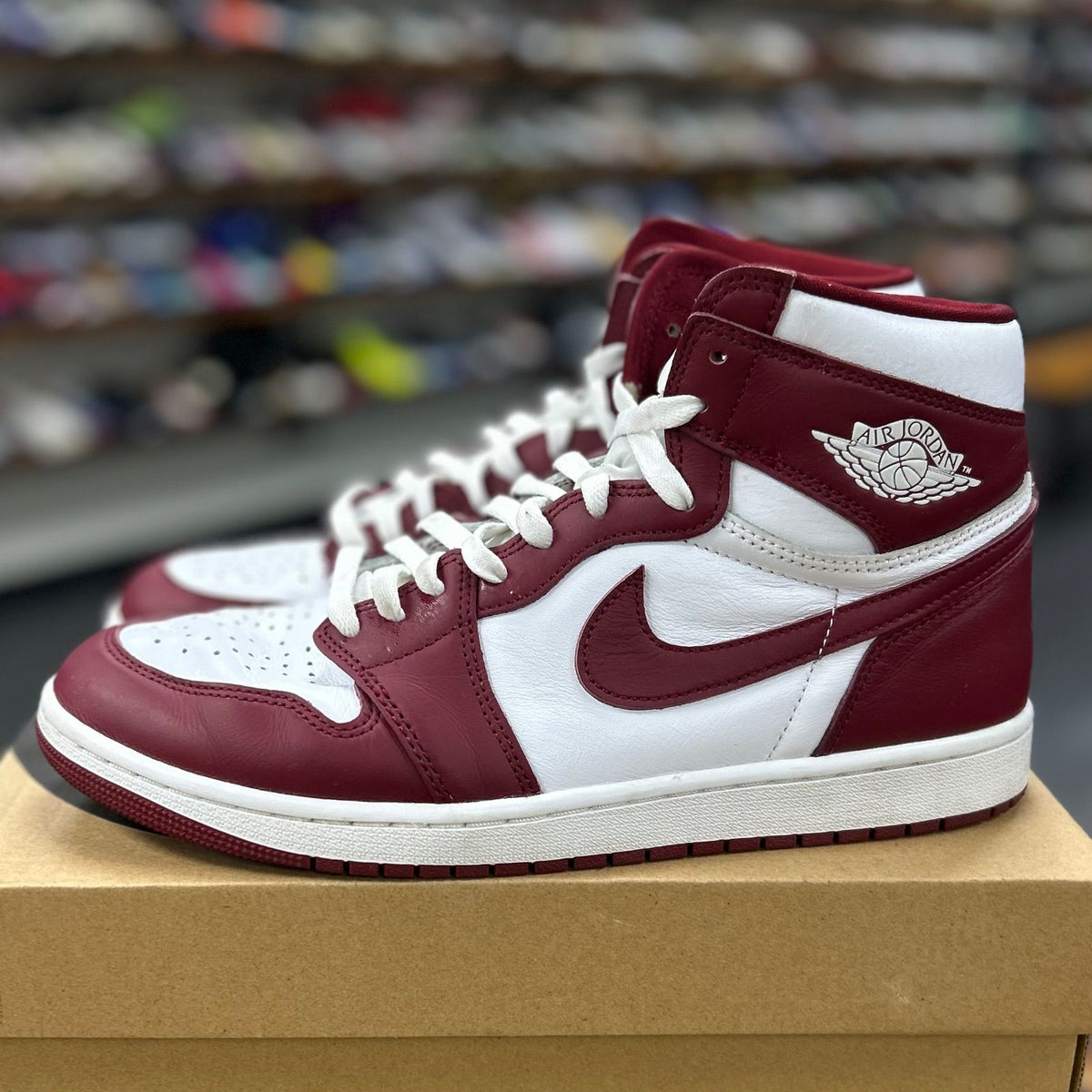 Jordan 1 Retro High OG Artisanal Team Red - Preowned