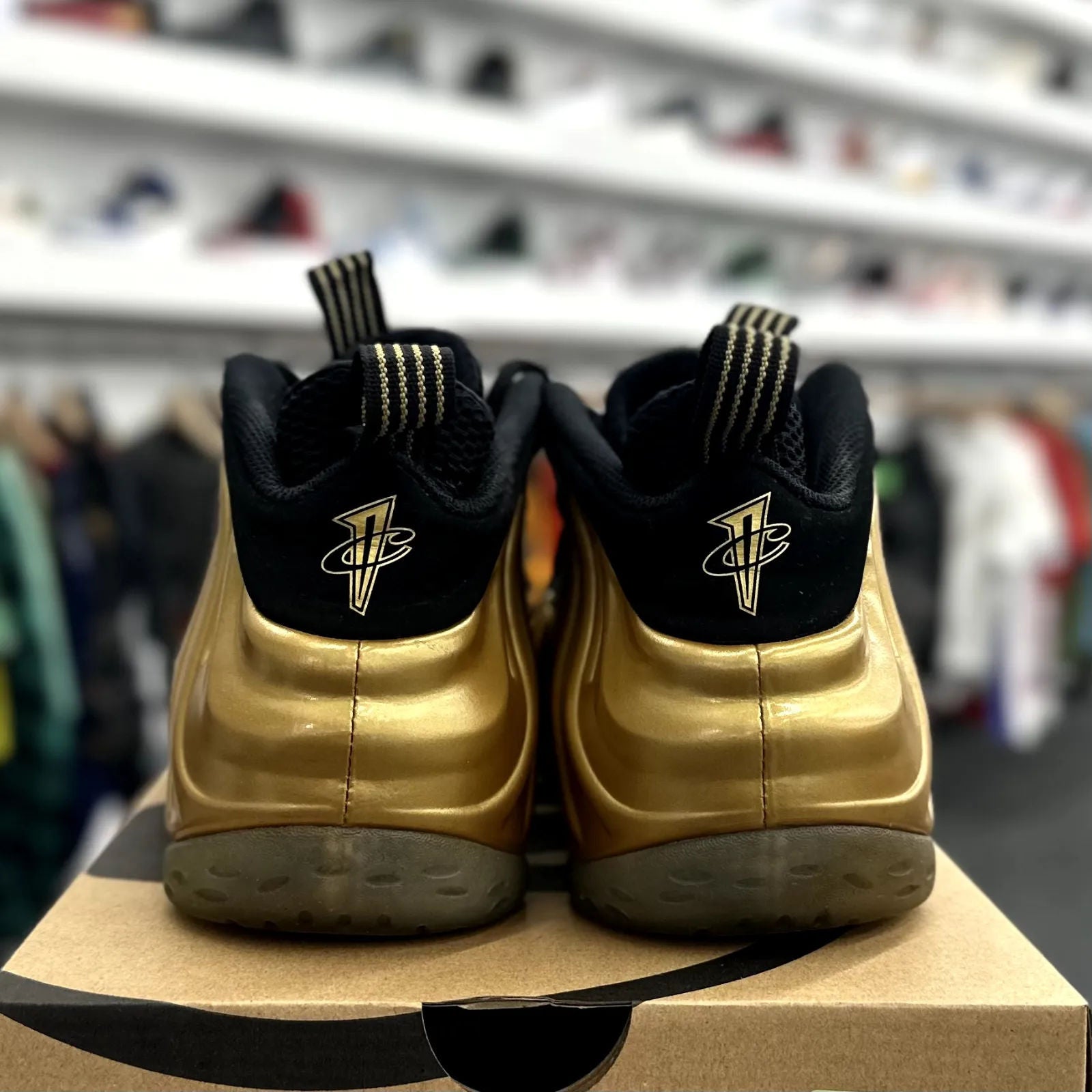 Nike Air Foamposite One Metallic Gold - Preowned