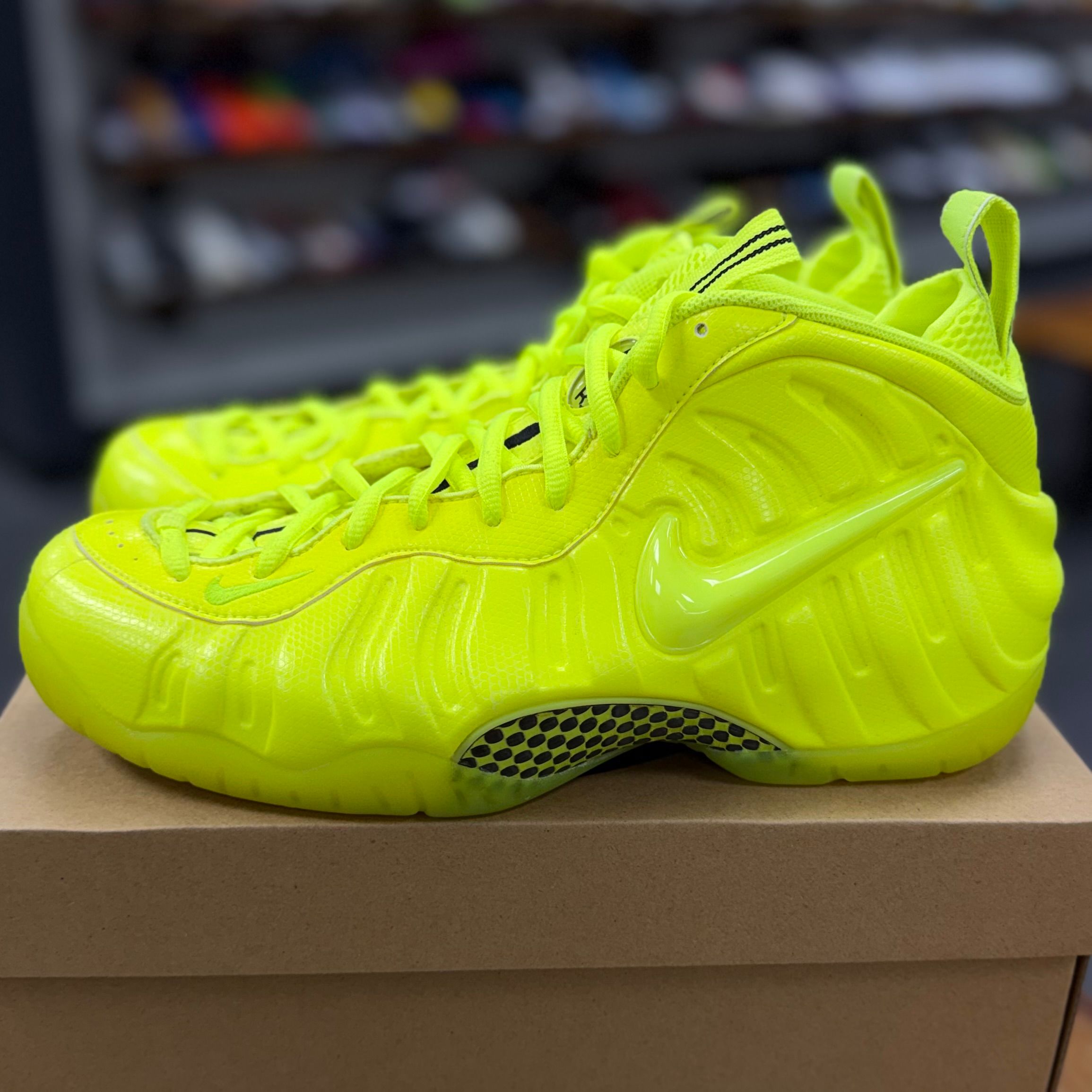 BRAND NEW STEAL - Nike Air Foamposite Pro Volt