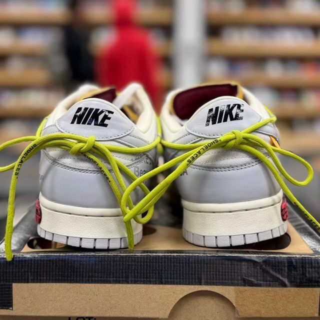 Nike Dunk Low Off-White Lot 8 - Preowned