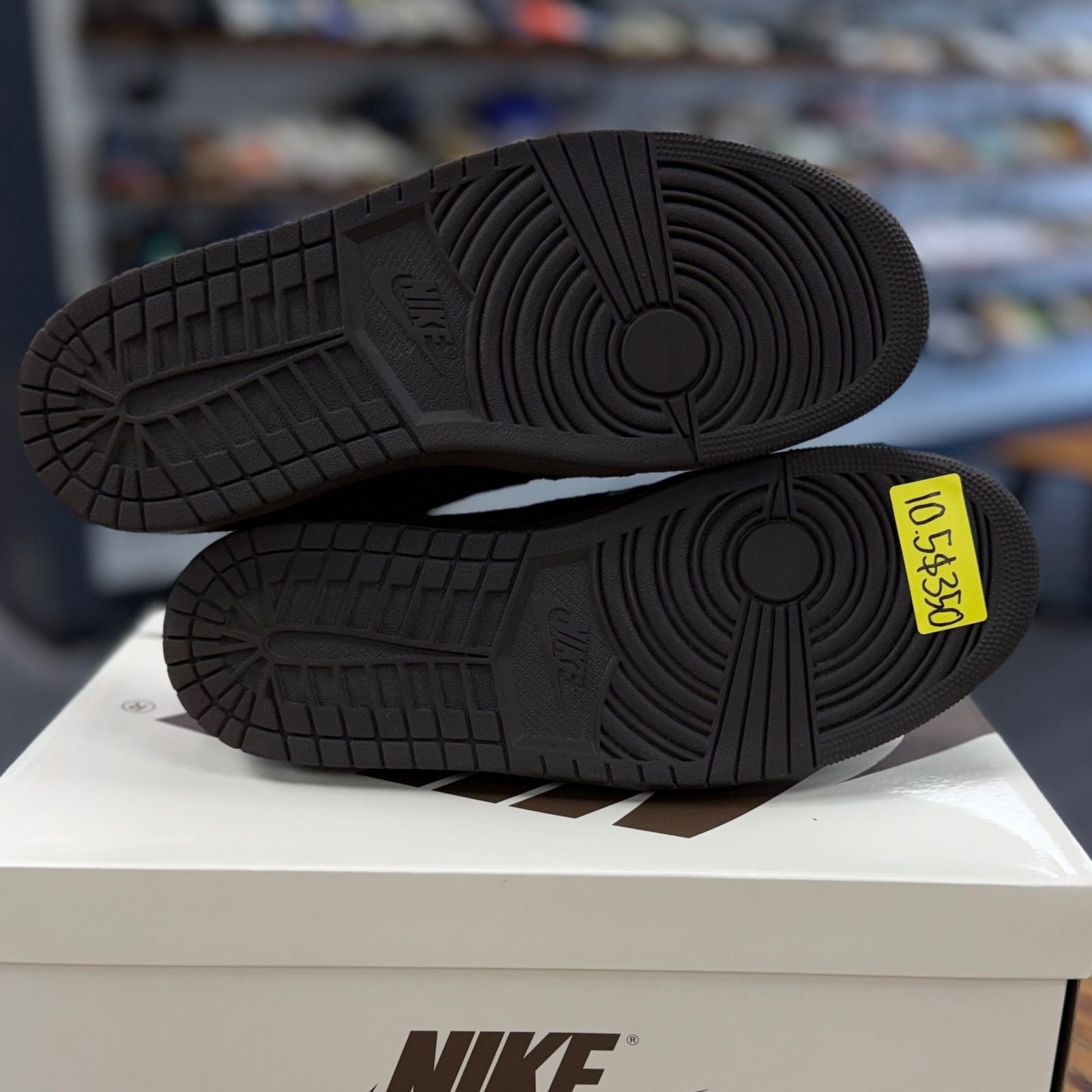Jordan 1 Retro Low OG SP Travis Scott Velvet Brown - Preowned