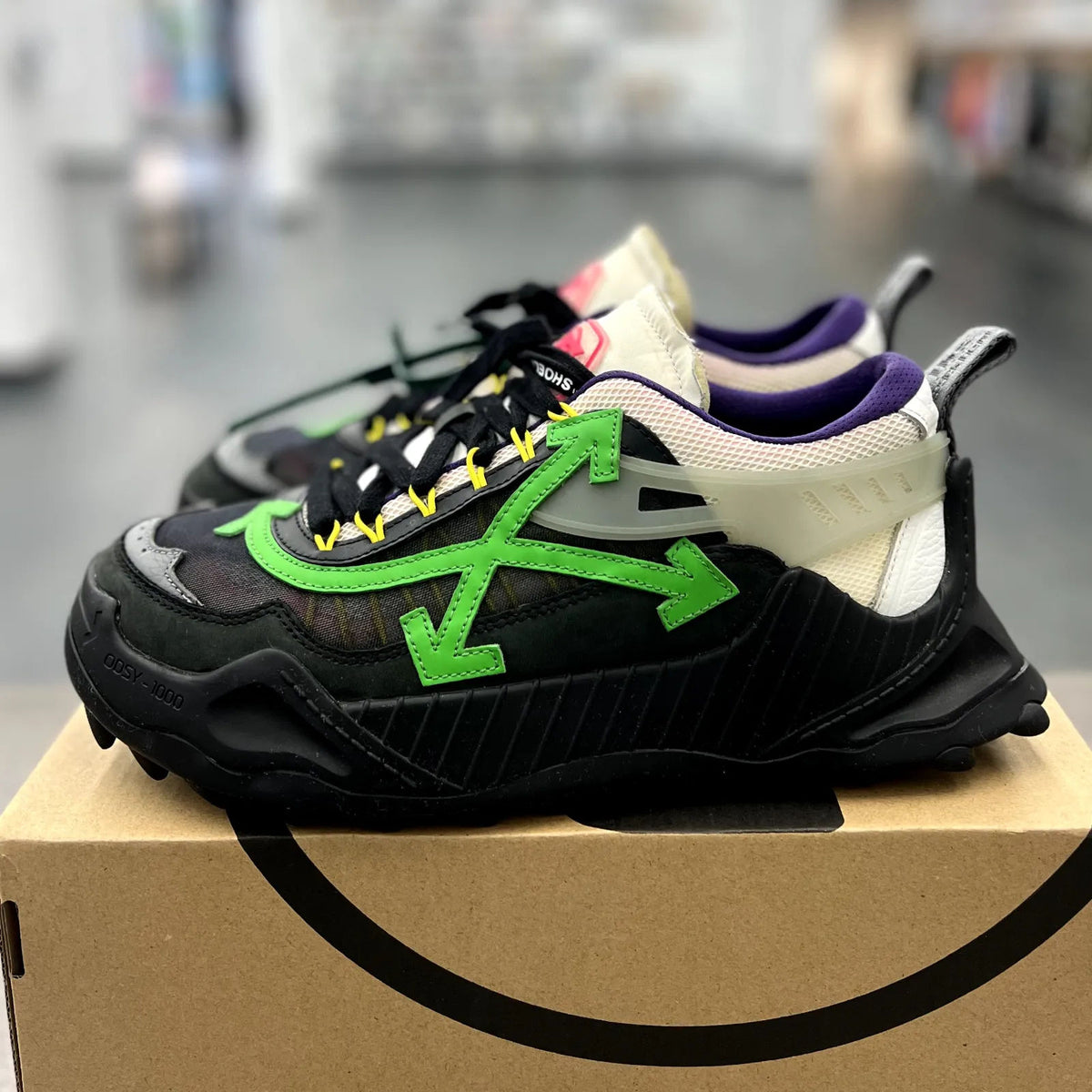 OFF-WHITE Odsy-1000 Cream White Green - Preowned