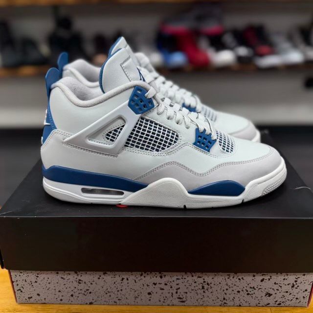 Jordan 4 Retro Military Blue (2024) - Preowned