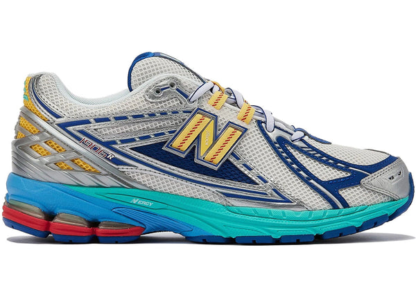 BRAND NEW STEAL - New Balance 1906R DTLR Moon Sign