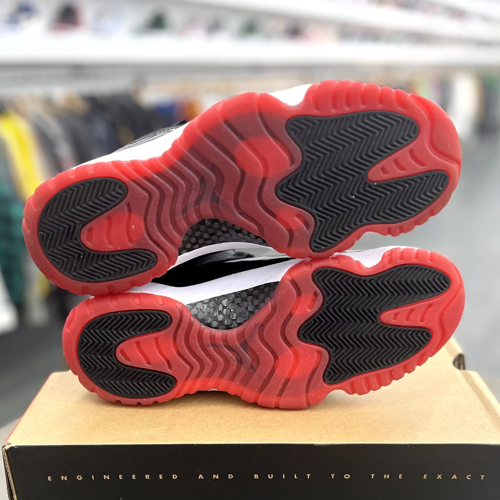 Jordan 11 Retro Low Bred (2025) - Preowned