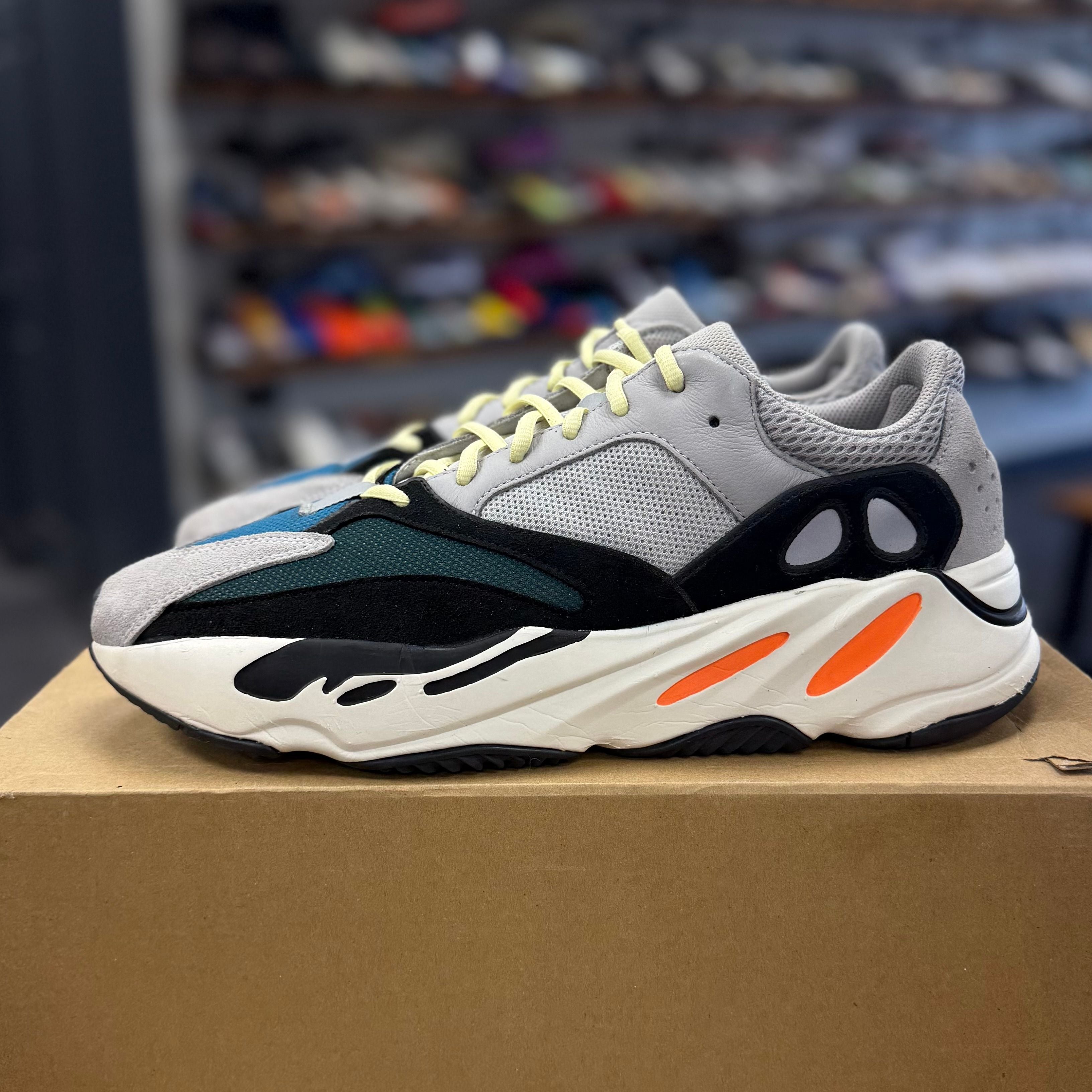 adidas Yeezy Boost 700 Wave Runner - Preowned