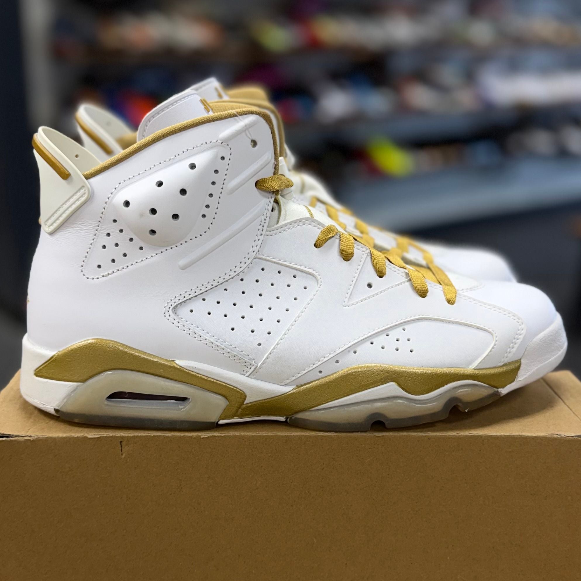 BRAND NEW STEAL - Jordan 6 Retro Golden Moments Pack (6)