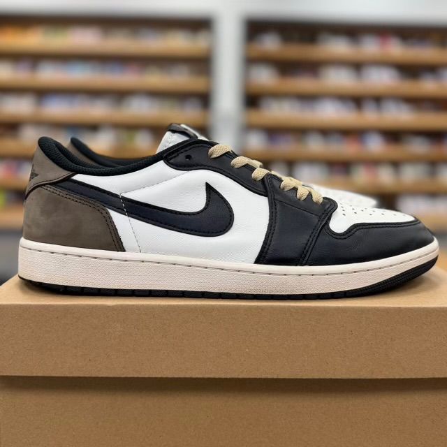 Jordan 1 Retro Low OG Mocha - Preowned