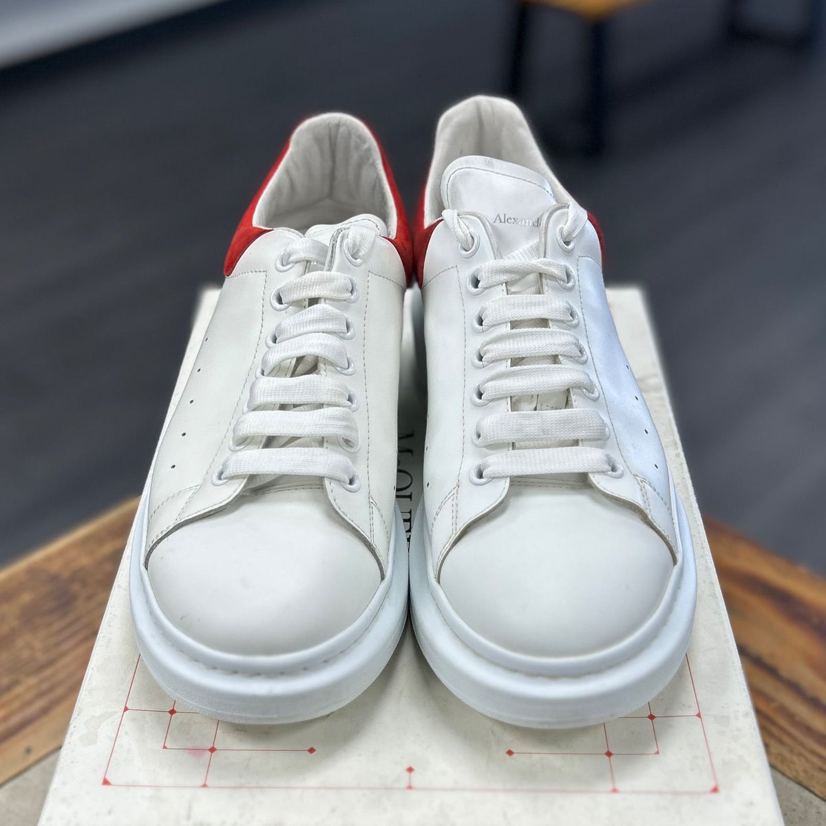 Alexander McQueen Oversized White Red - Preowned