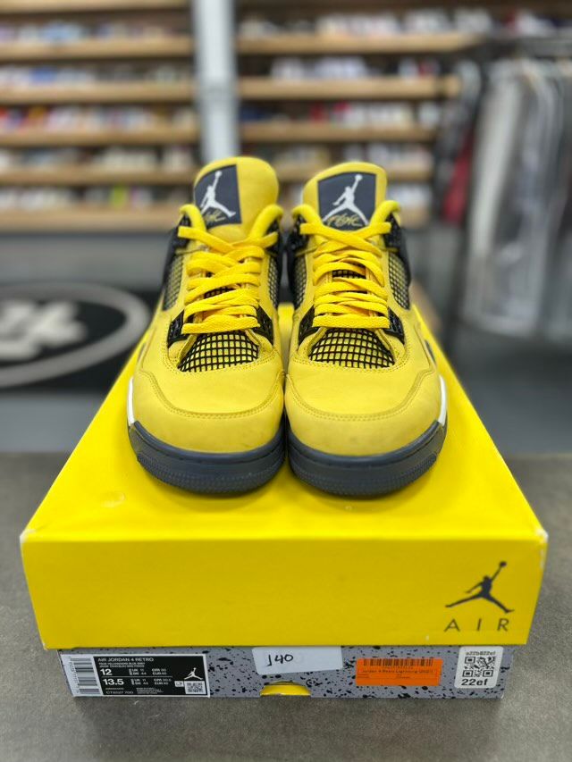 Jordan 4 Retro Lightning (2021) - Preowned