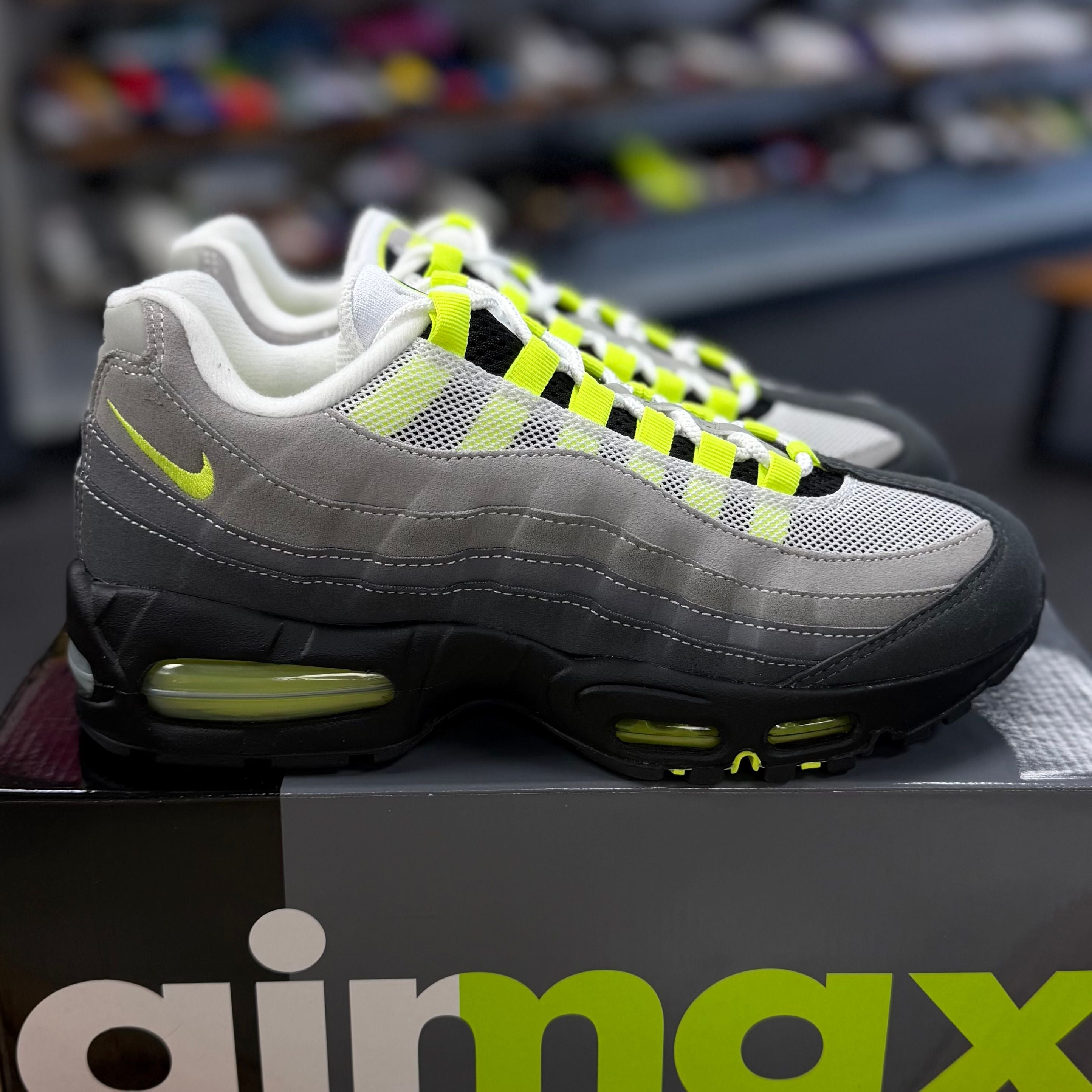BRAND NEW STEAL - Nike Air Max 95 OG Big Bubble Neon (2025/2026)