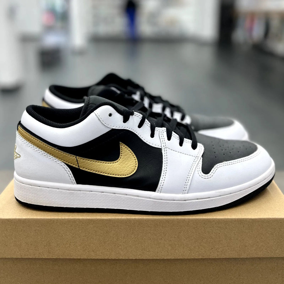 Jordan 1 Low White Black Metallic Gold Swoosh - Preowned