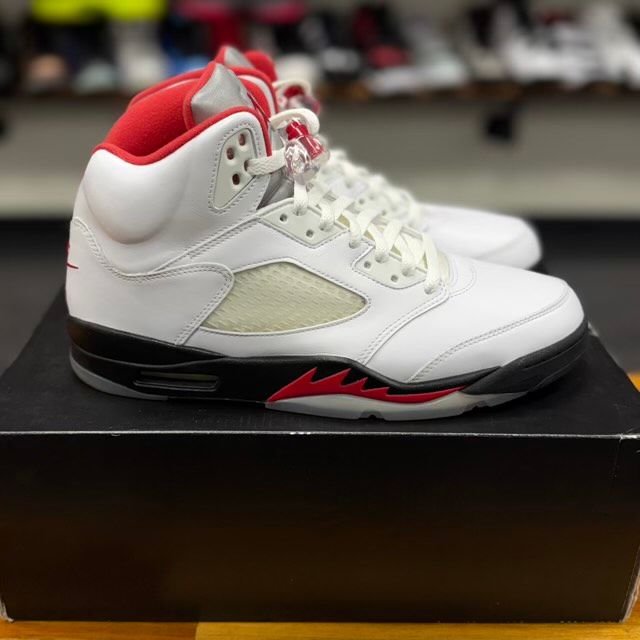 Jordan 5 Retro Fire Red Silver Tongue (2020) - Preowned
