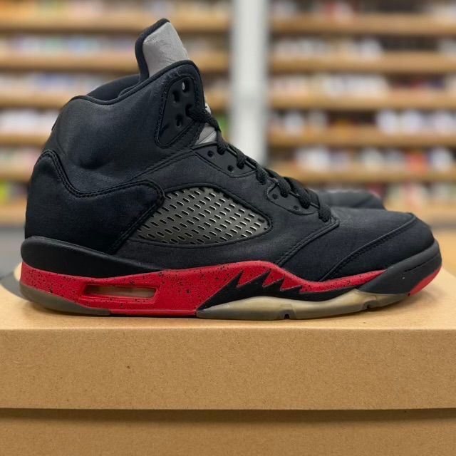 Jordan 5 Retro Satin Bred - Preowned