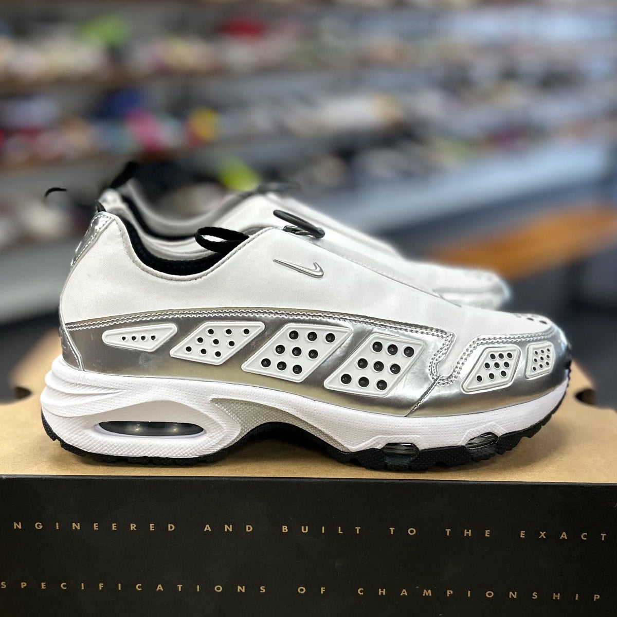 Nike Air Max Sunder SE White Metallic Silver (Women's) - Preowned