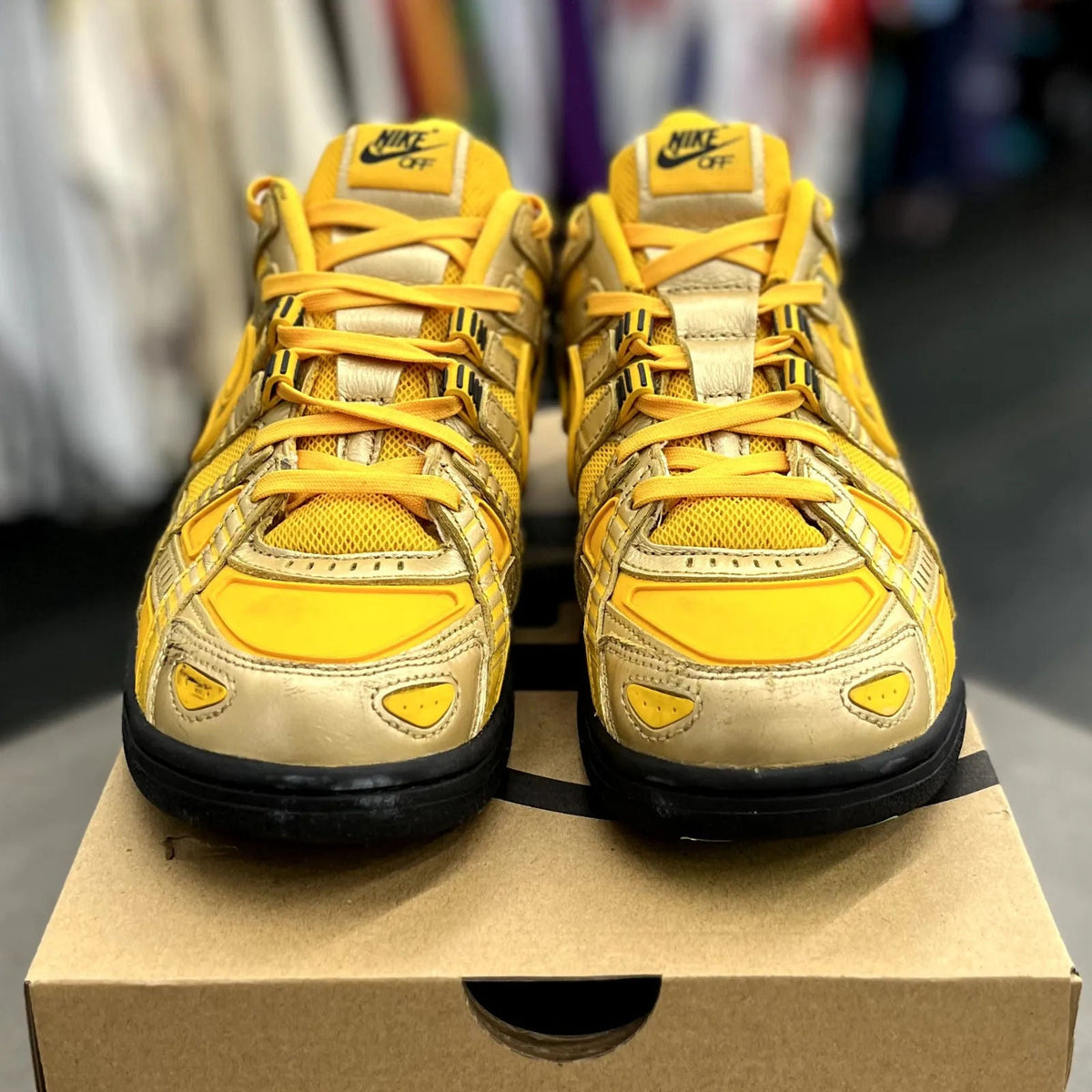 Nike Air Rubber Dunk Off-White University Gold - Preowned