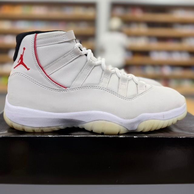 Jordan 11 Retro Platinum Tint - Preowned