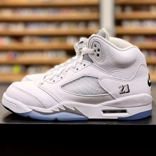 Jordan 5 Retro White Metallic (2026) (GS) - Preowned