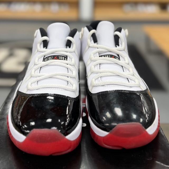 Jordan 11 Retro Low Concord Bred - Preowned