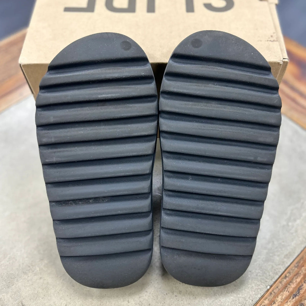 adidas Yeezy Slide Onyx - Preowned