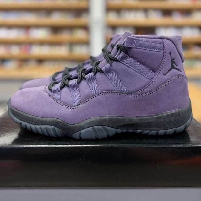 Jordan 11 Retro Mojave - Preowned