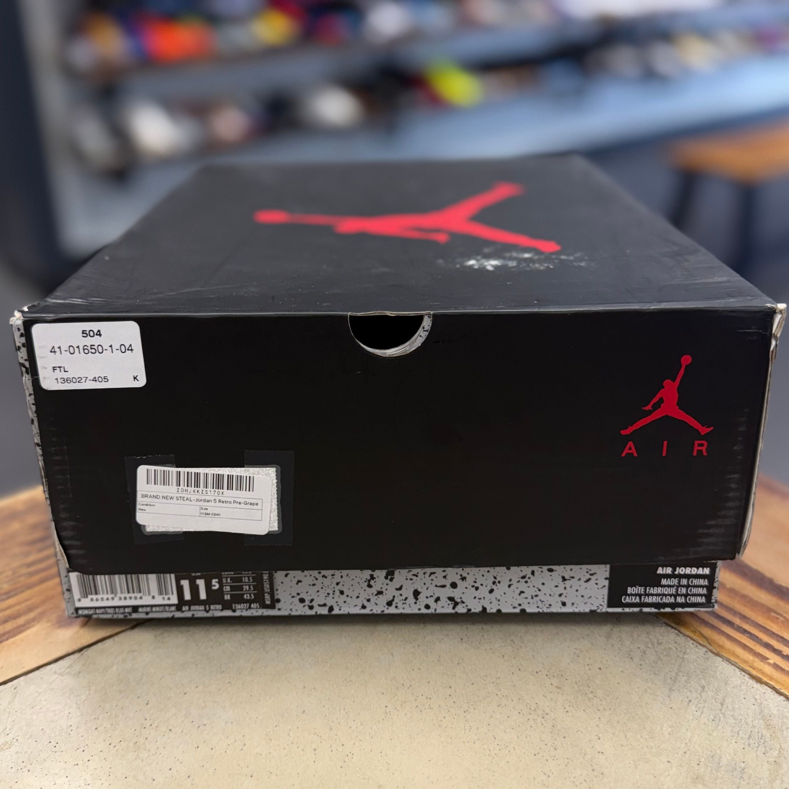 BRAND NEW STEAL - Jordan 5 Retro Pre-Grape