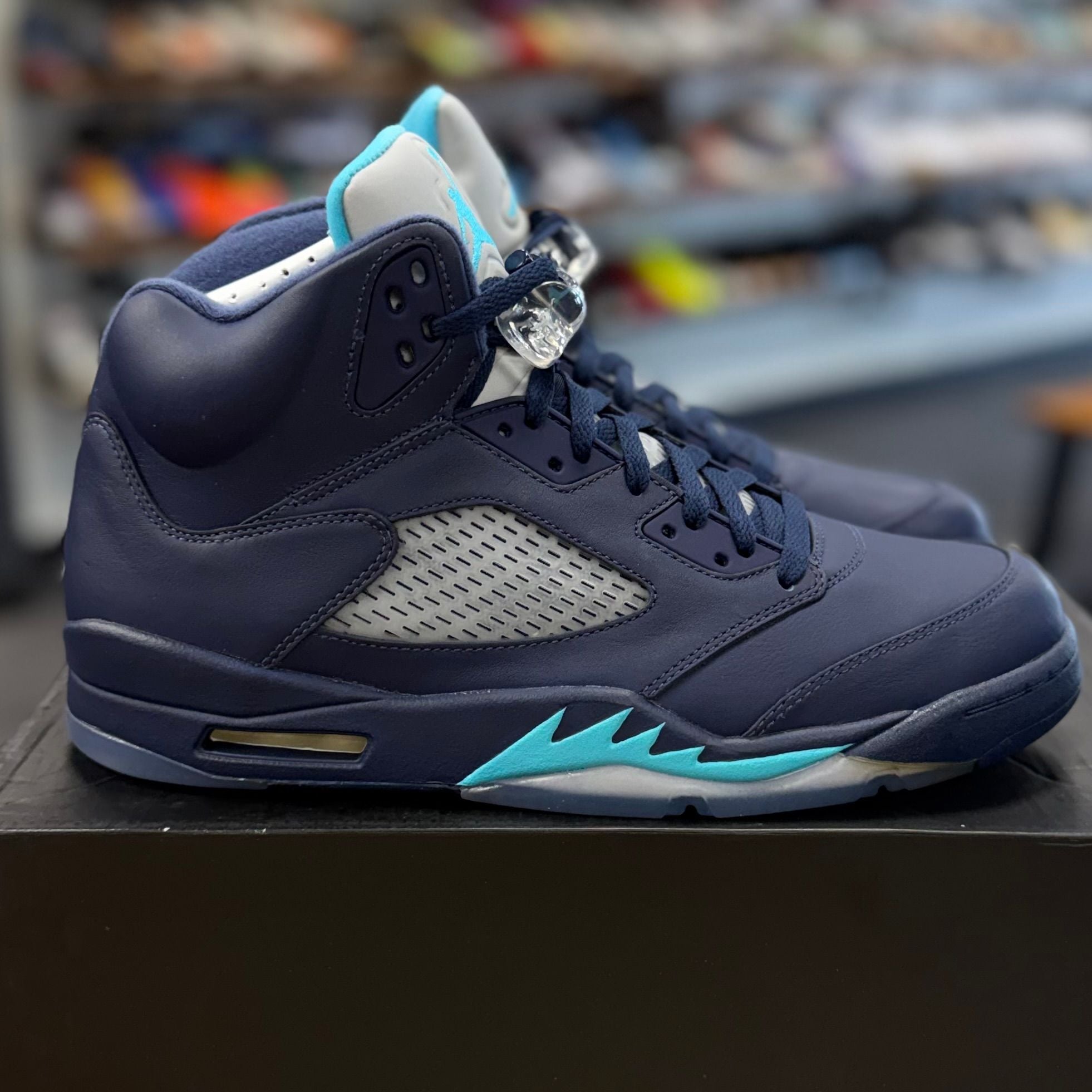 BRAND NEW STEAL - Jordan 5 Retro Pre-Grape