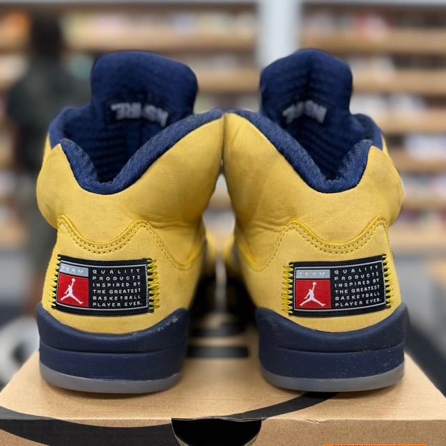 Jordan 5 Retro Michigan (2019) - Preowned