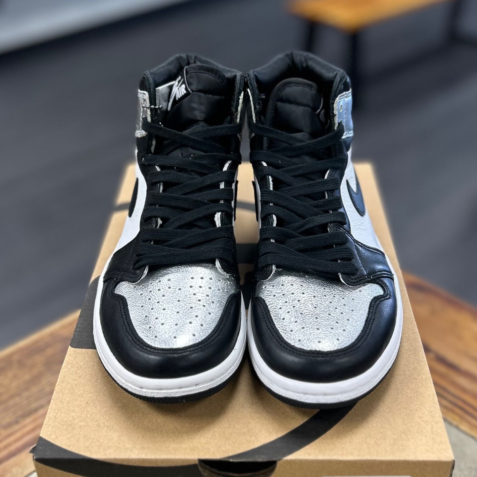 Jordan 1 Retro High Silver Toe (Women's) - Preowned