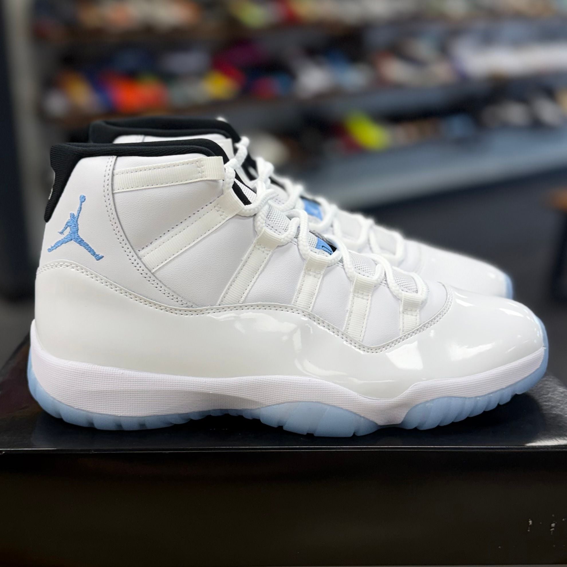 BRAND NEW STEAL - Jordan 11 Retro Legend Blue (2024)