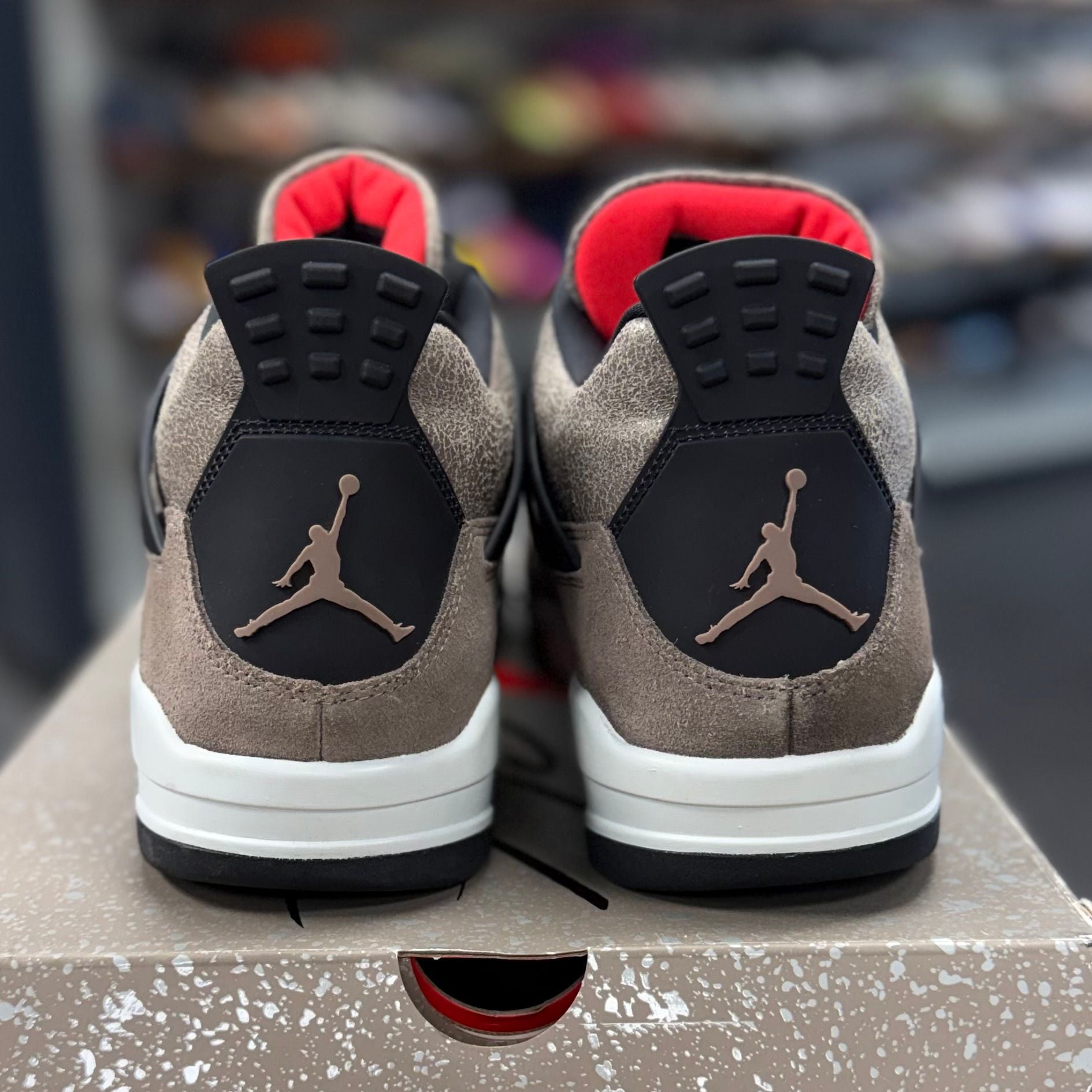 Jordan 4 Retro Taupe Haze - Preowned