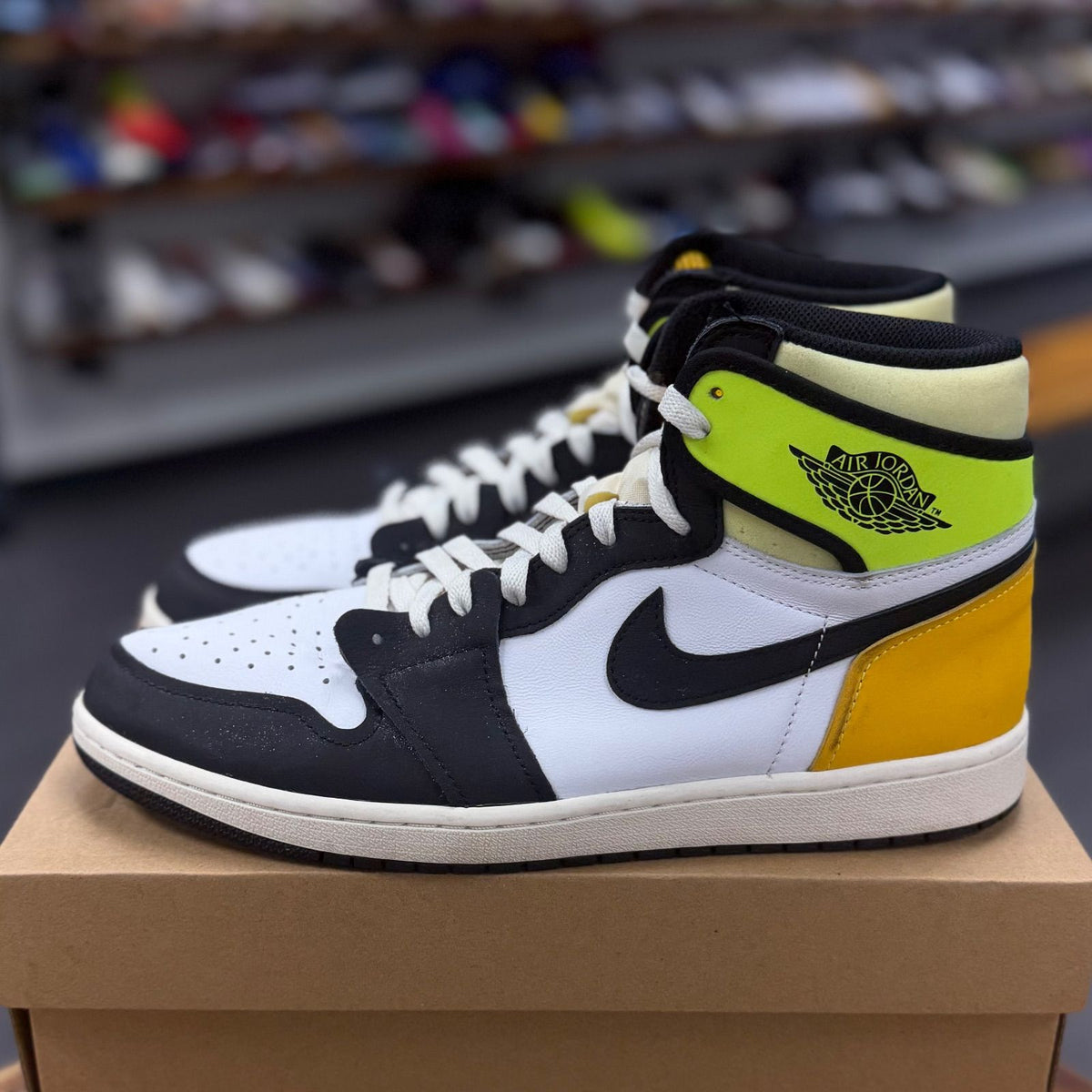 Jordan 1 Retro High White Black Volt University Gold - Preowned