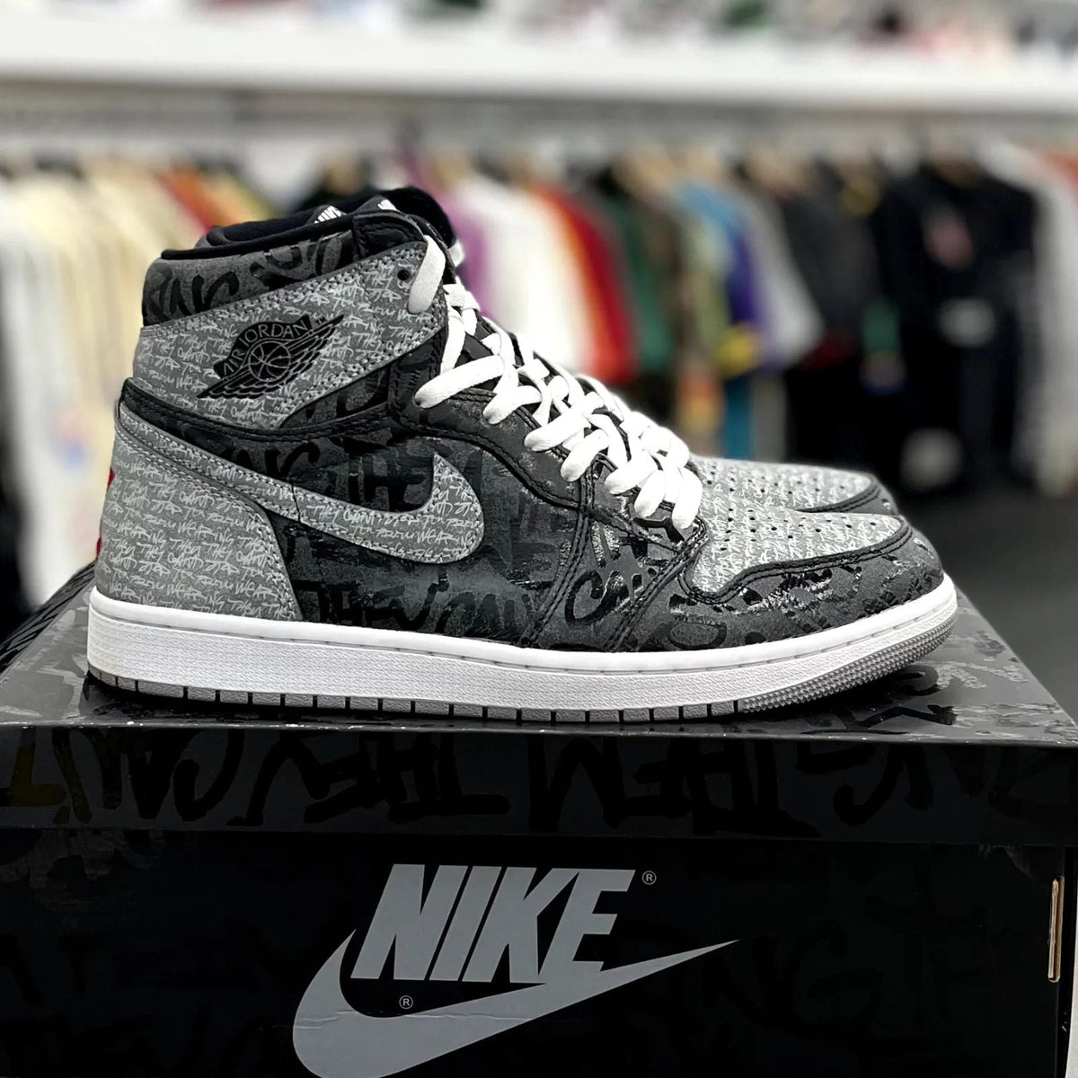 Jordan 1 Retro High OG Rebellionaire - Preowned