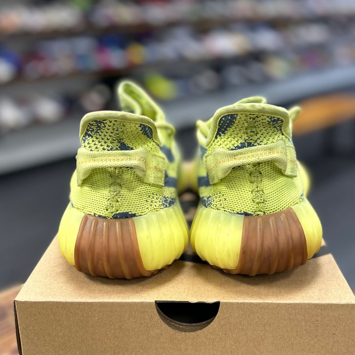 adidas Yeezy Boost 350 V2 Semi Frozen Yellow - Preowned