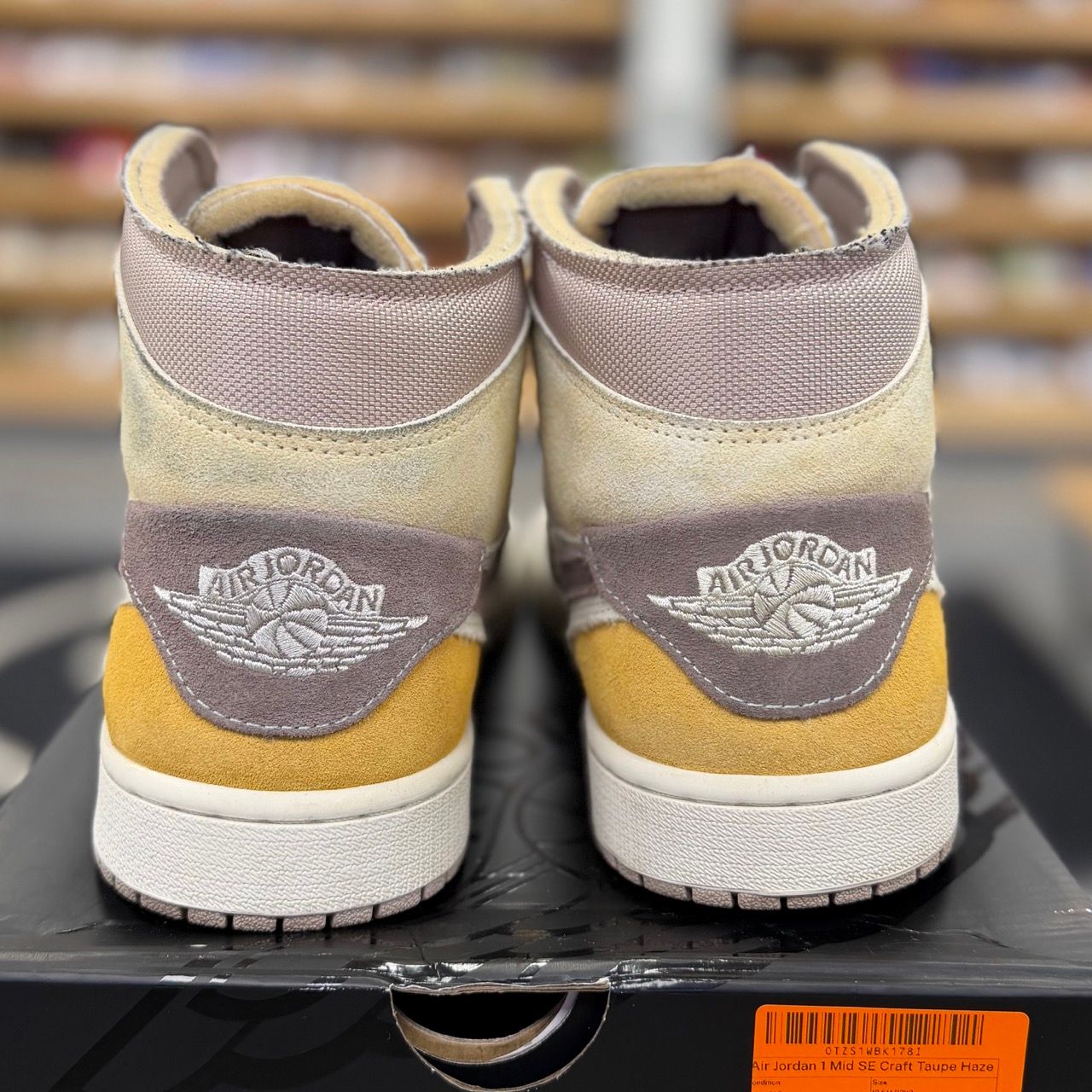 Air Jordan 1 Mid SE Craft Taupe Haze - Preowned