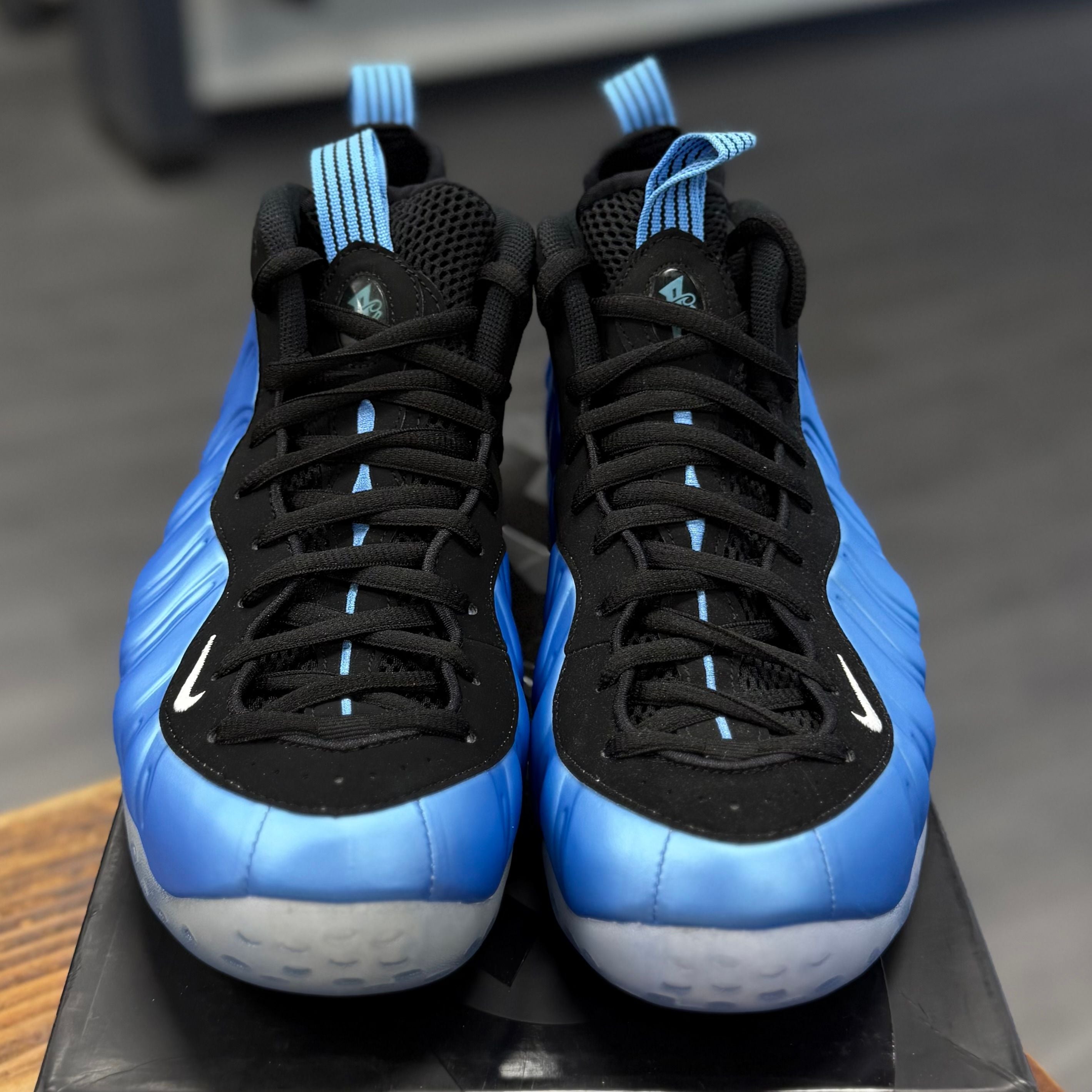 BRAND NEW STEAL - Nike Air Foamposite One University Blue