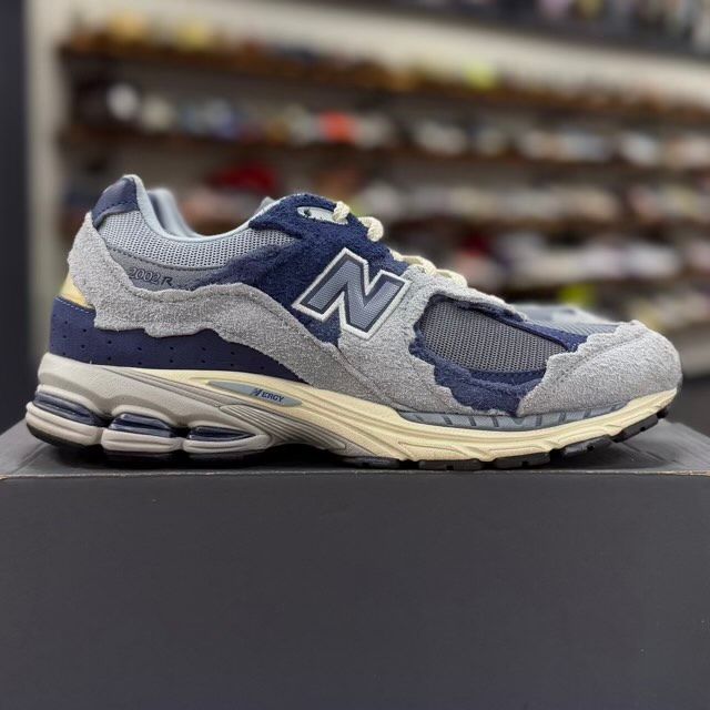 New Balance 2002R Protection Pack Light Arctic Grey Purple - Preowned