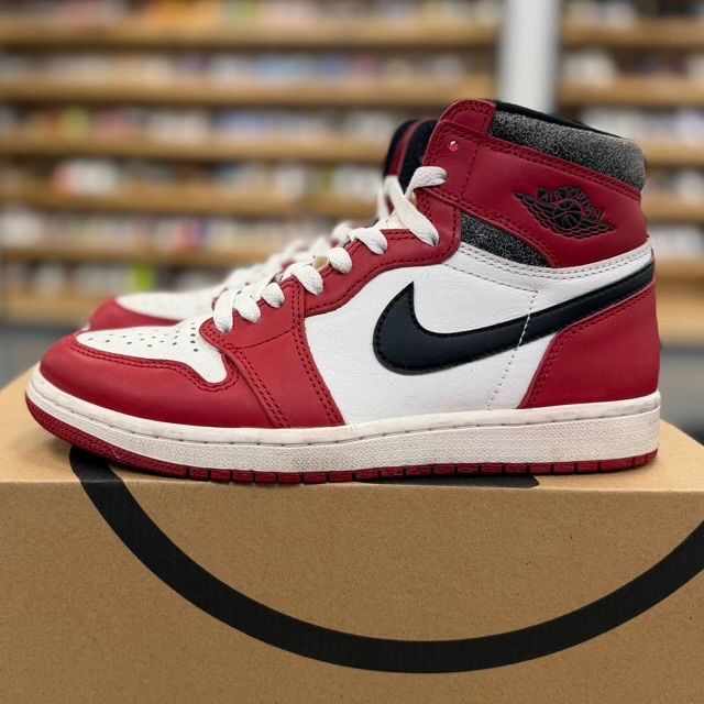 Jordan 1 Retro High OG Chicago Lost and Found - Preowned