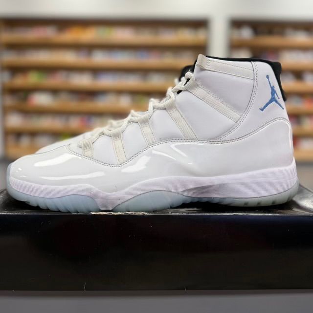 Jordan 11 Retro Legend Blue (2024) - Preowned