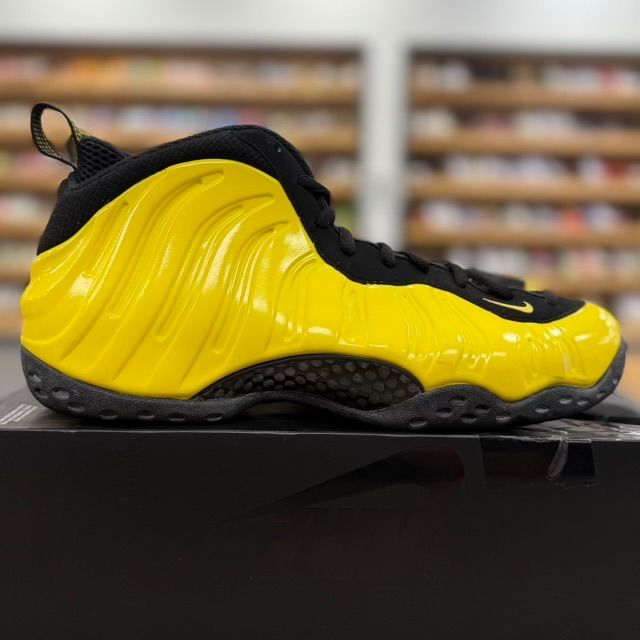 Nike Air Foamposite One Wu-Tang Optic Yellow - Preowned