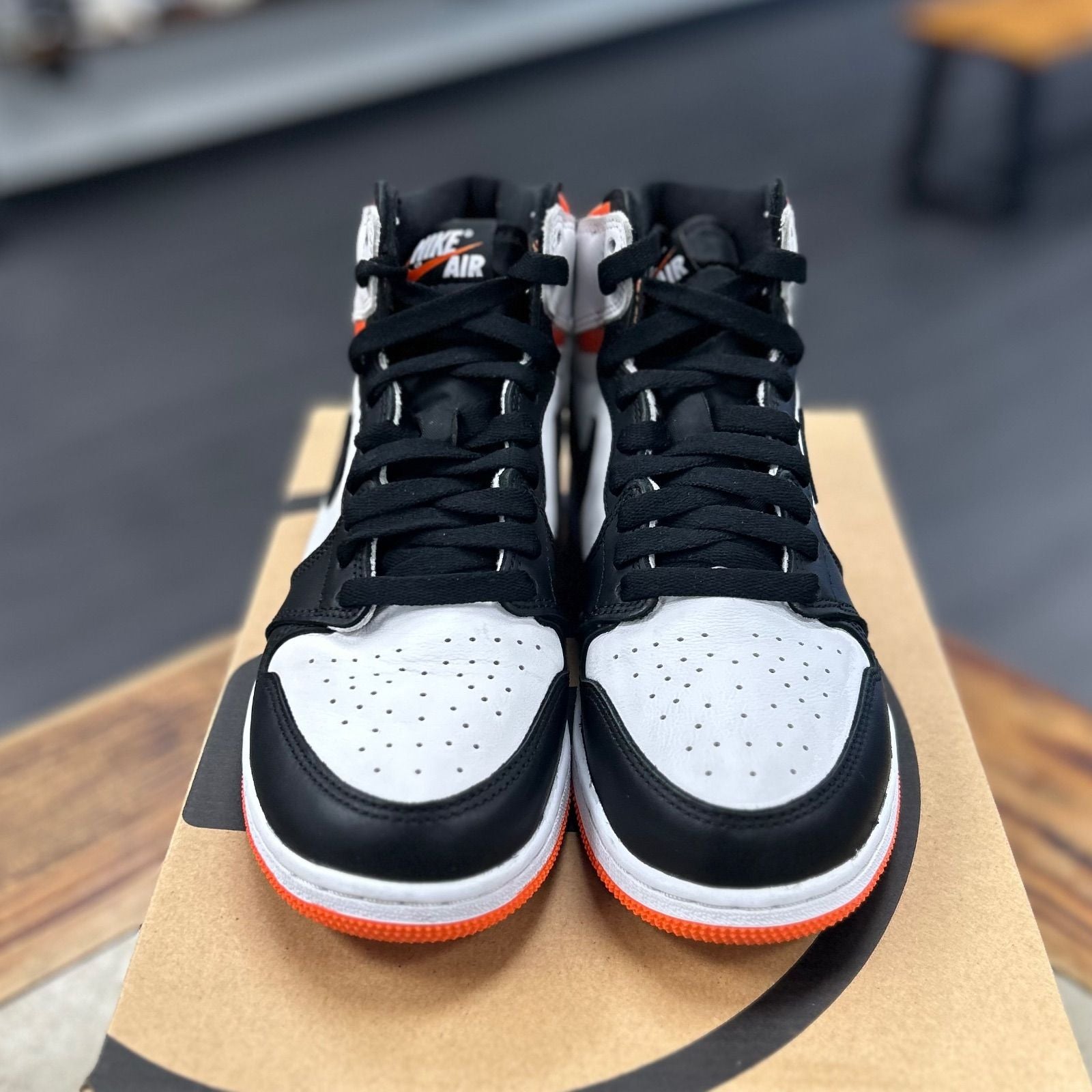 Jordan 1 High OG Electro Orange (GS) - Preowned