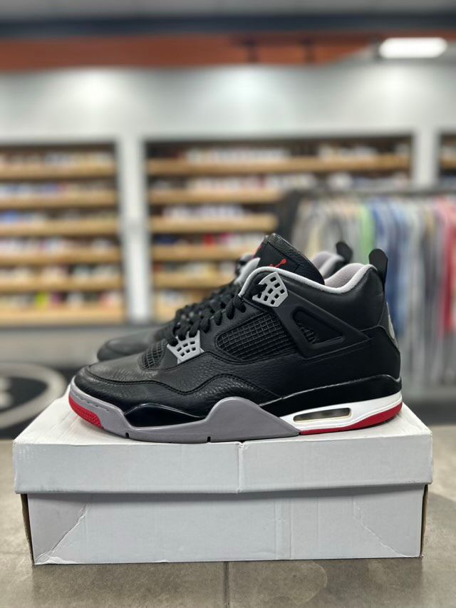 Jordan 4 Retro Bred Reimagined - Preowned