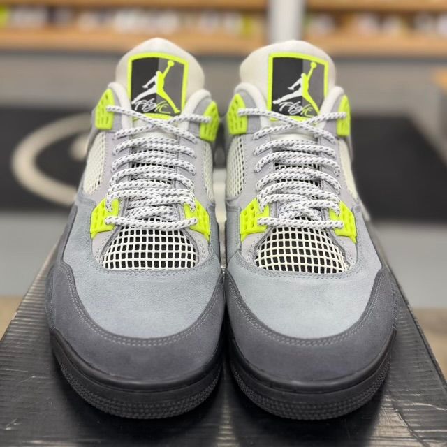Jordan 4 Retro SE 95 Neon - Preowned
